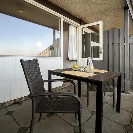 Cozy In With House Sea View Lägenhet
